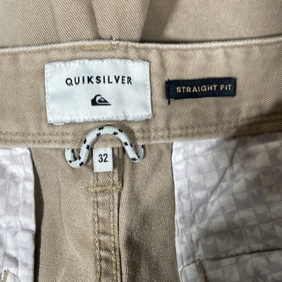 Quiksilver | Khaki Shorts 32" - Picture 3 of 3